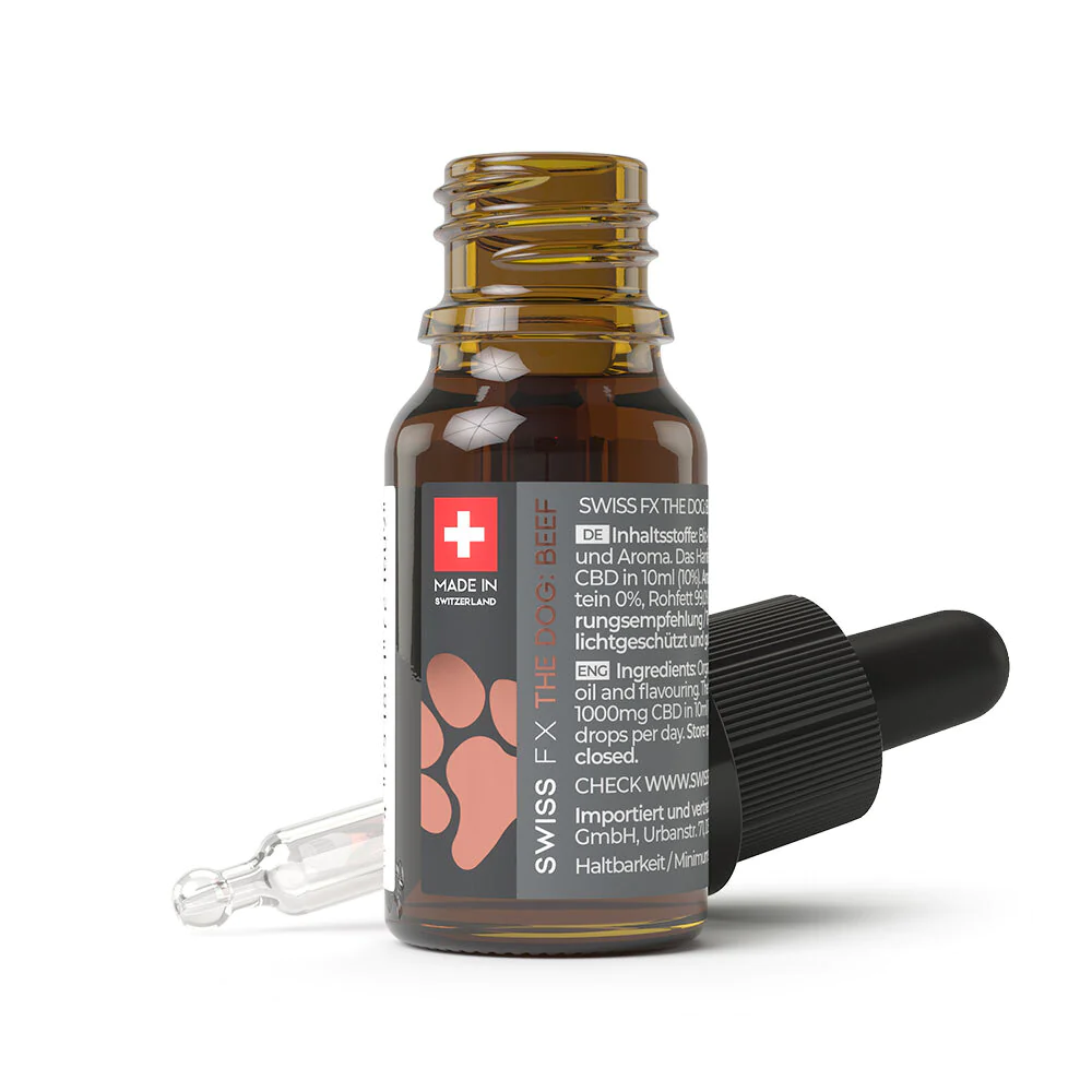 Eine 10ml Flasche SWISS FX CBD ÖL Hund 10% Rind geöffnet